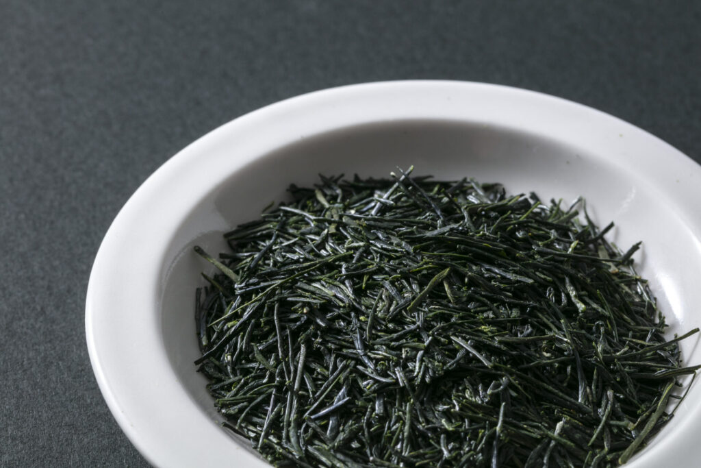 玉露とは？高級茶の製法・味・歴史を老舗茶問屋が解説致します | 知覧茶 霧島茶 鹿児島茶 高級 専門店 販売店 嘉左衛門茶舗